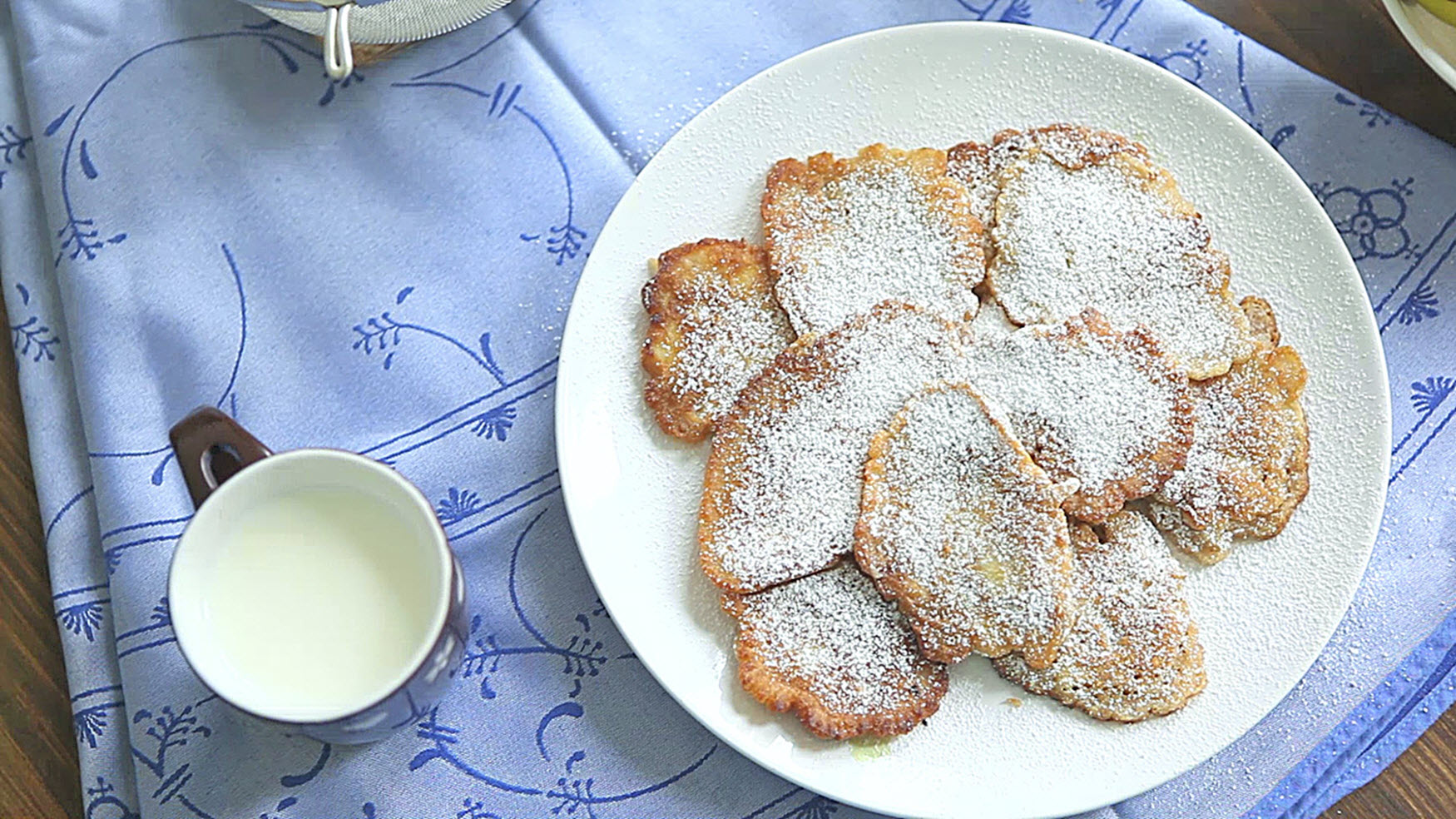 Racuchy z Jablkami (Polish Apple Pancakes)