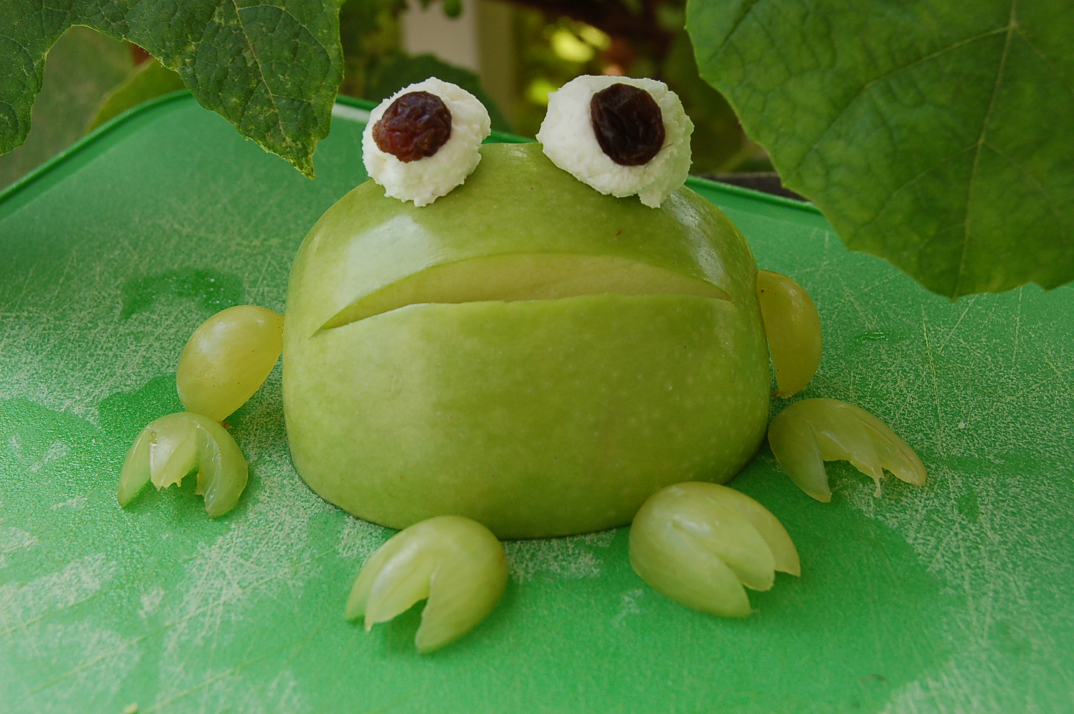 Apple Frog for Kids
