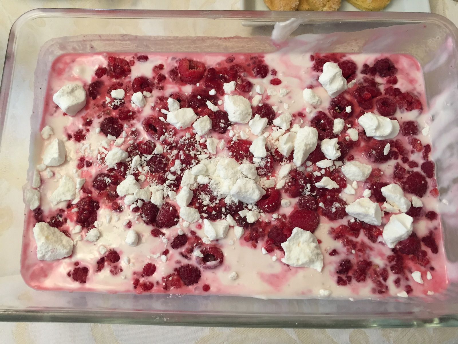 German Raspberry-Meringue Dessert