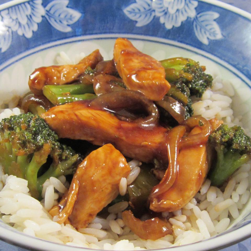 Broccoli and Chicken Stir-Fry