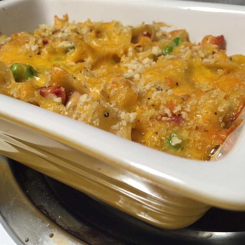 Easy Cheesy Tuna Noodle Casserole