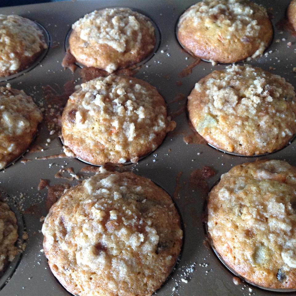 Fluffy Carrot Muffins with Cream Cheese Frosting