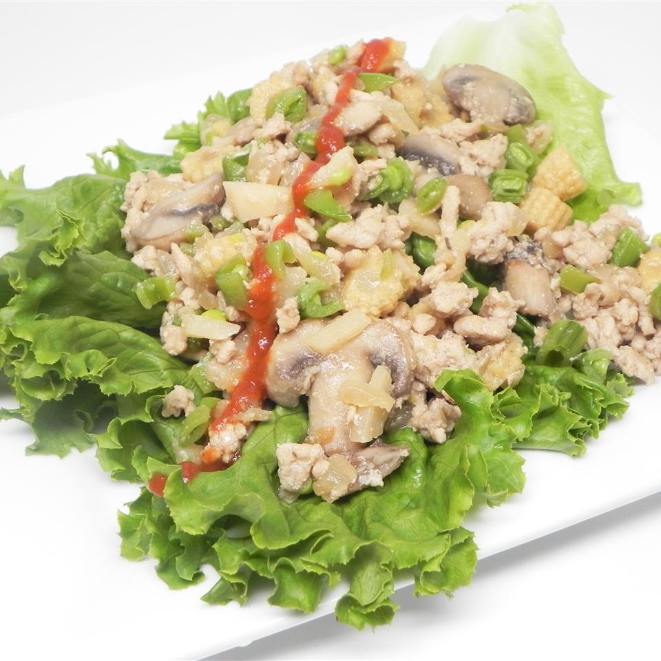 Tantalizing Chicken Lettuce Wraps