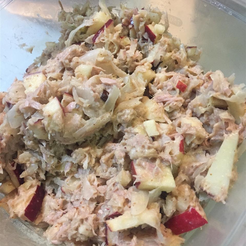 Apple-Kraut Tuna Sandwich