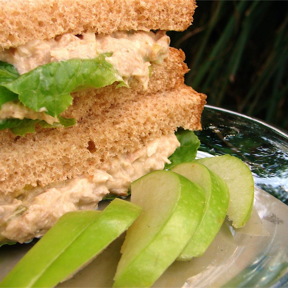 Darra's Famous Tuna Waldorf Salad Sandwich Filling